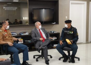 Luciano Bispo recebe representantes da PM e Corpo de Bombeiros