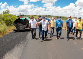 Belivaldo destaca importância da rodovia que liga Monte Alegre a Porto da Folha para agropecuária e turismo do Sertão sergipano