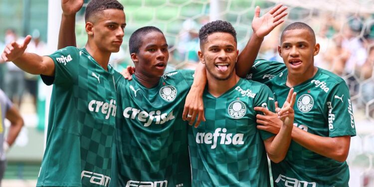 Troca a música! Palmeiras dá show, atropela o Santos e conquista seu primeiro título da Copinha