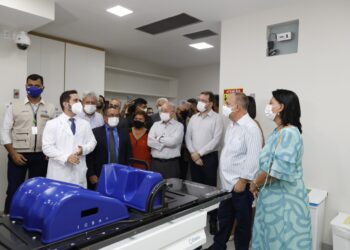 Deputados prestigiam reinauguração de setores do Hospital Cirurgia