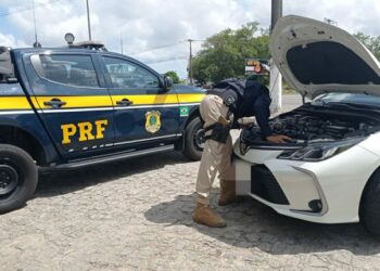 PRF recupera na BR-235 veículo roubado no Rio de Janeiro/RJ
