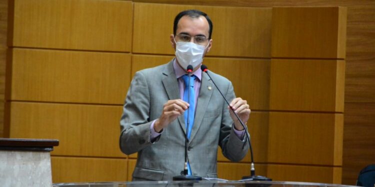 Georgeo contesta aumento abusivo do IPVA na Justiça