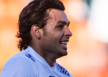 Ricardo Goulart faz pedido salarial para fechar com Santos e valores chama atenção da torcida