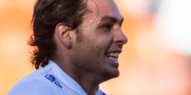 Ricardo Goulart faz pedido salarial para fechar com Santos e valores chama atenção da torcida