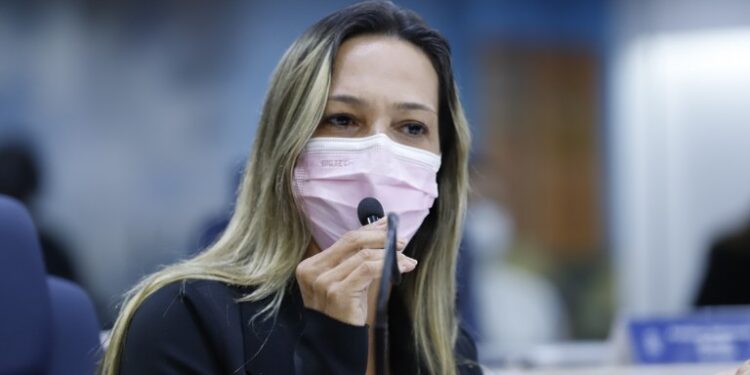 “É preciso melhorar e muito a Saúde do nosso Município”, afirma Sheyla Galba em visita à Unidade de Saúde