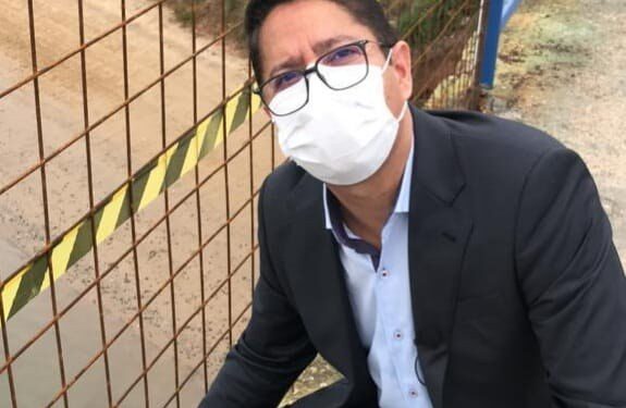 Ricardo Marques questiona pintura de guarda-corpo da ponte Coroa do Meio