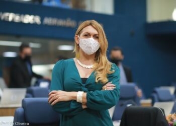 “Vetos do prefeito na LOA têm impacto negativo nas categorias trabalhistas e na política de saúde”, diz Linda