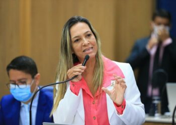 Sheyla Galba volta a denunciar suspensão de exames pelo SUS em clínica por falta de pagamento da prefeitura