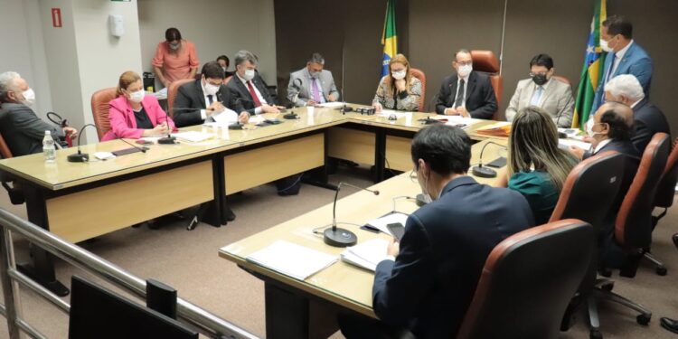 Lei aprovada na Alese defende maior participação feminina na política