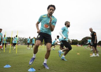 Tite mexe na defesa e Brasil terá 6 mudanças para enfrentar o Paraguai