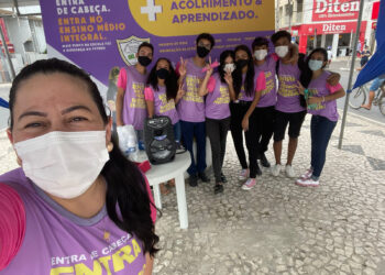 Em Tobias Barreto, alunos do Centro de Excelência Maria Rosa promovem ação para incentivar matrícula no ensino médio em tempo integral