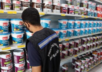 Procon Aracaju fiscaliza lojas de materiais de construção