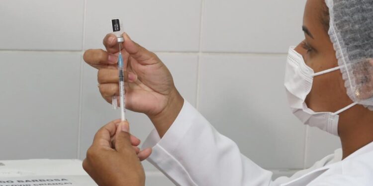 Aracaju mantém vacinação infantil e atendimento de síndrome gripal no fim de semana