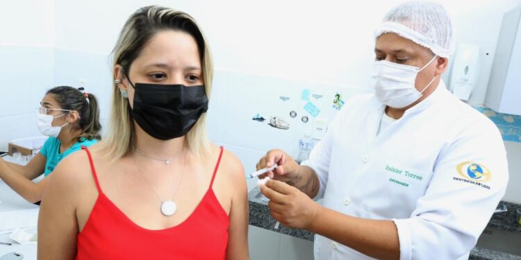 Aracaju vacinou contra covid mais 22.482 pessoas nesta semana