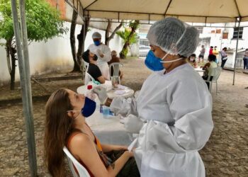 Aracaju mantém testagem em espaços públicos para monitoramento da covi-19
