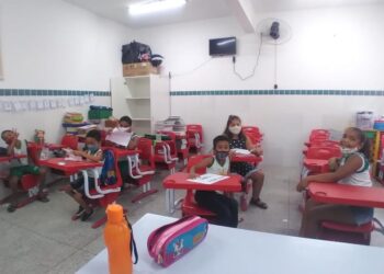 Escolas municipais realizam aulas de reforço durante período de férias