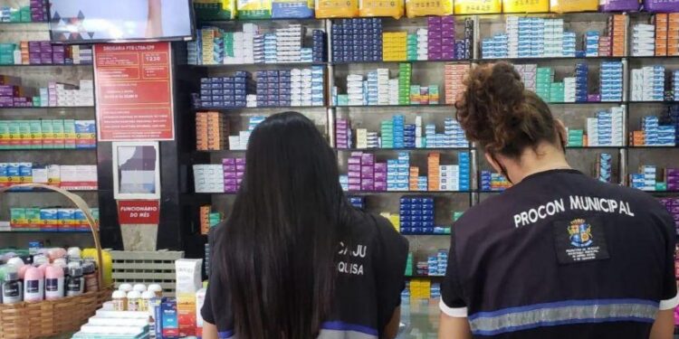 Procon Aracaju pesquisa preços de medicamentos para tratamento de sintomas gripais