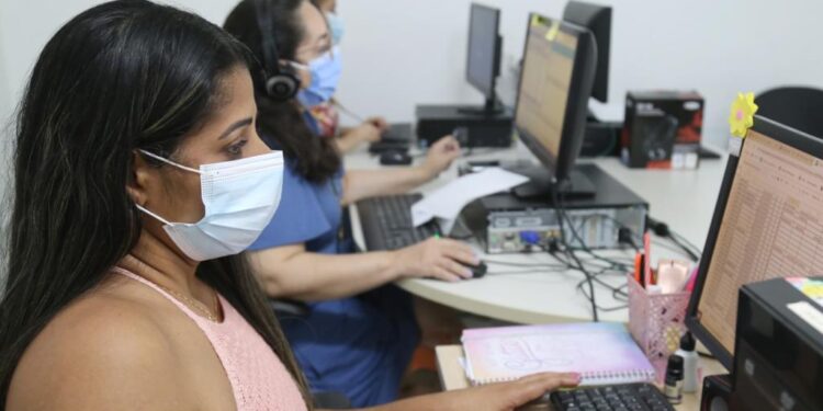 MonitorAju orienta pessoas com síndromes gripais e tira dúvidas sobre atendimentos