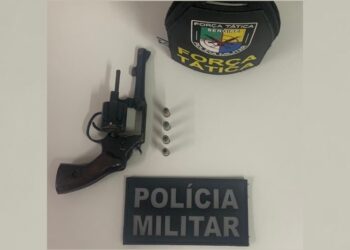 PM apreende arma de fogo e motocicleta roubada em Nossa Senhora do Socorro
