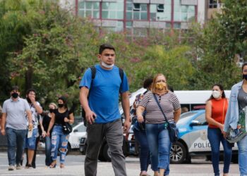 Covid-19: Brasil tem 22,3 milhões de casos e 619,2 mil mortes