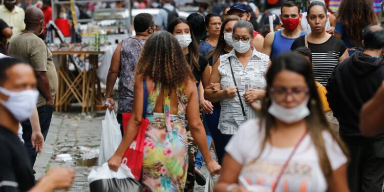Covid-19: Brasil tem 23,2 milhões de casos e 621,5 mil mortes