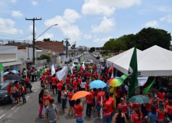 Sindipema e Sacema protestam contra veto de Edvaldo à atualização do piso salarial