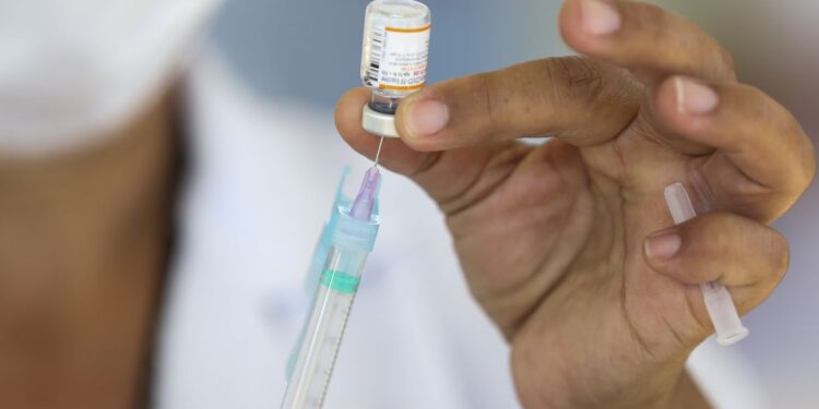 Covid: Saúde começa a distribuir 2ª remessa de vacinas para crianças