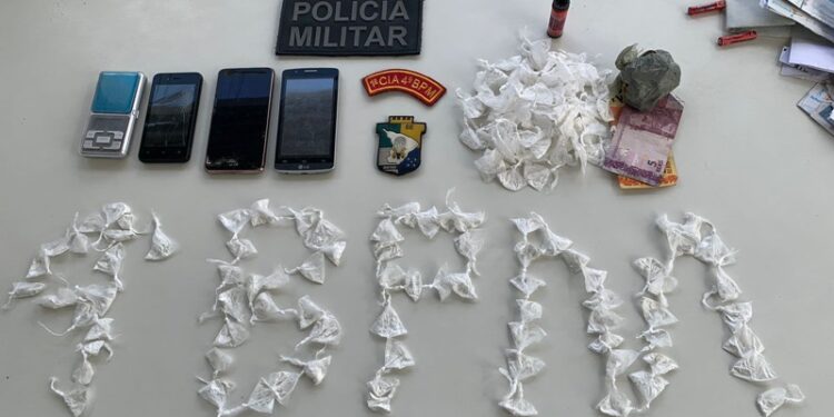Polícia Militar prende suspeito de tráfico de drogas em Poço Redondo