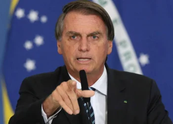 Bolsonaro critica Fachin e diz que ministros do STF querem deixá-lo inelegível