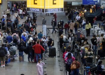 Rodoviárias e aeroportos esperam mais passageiros durante o carnaval