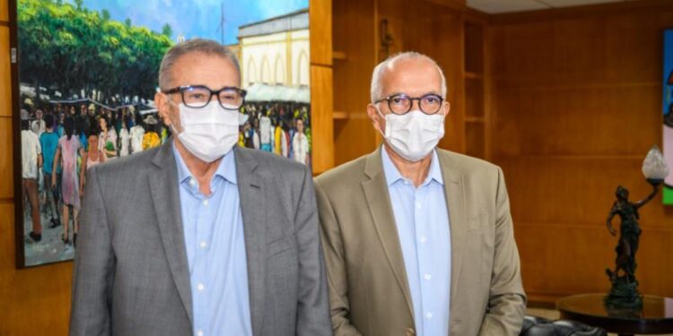 Presidente do Tribunal de Contas recebe visita do prefeito de Aracaju