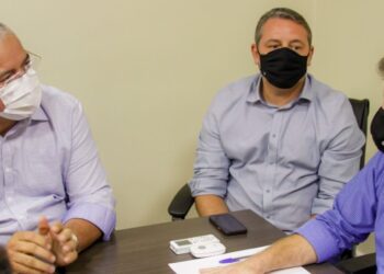 Padre Inaldo vai à Deso em busca de solução para a falta de água em Socorro