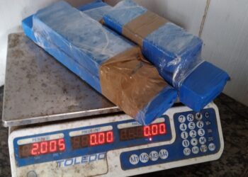 Polícia Militar prende homens por tráfico de drogas na SE-230