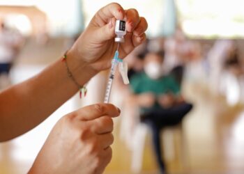 Aracaju avança na imunização da população acima de 12 anos; saiba onde se vacinar