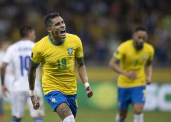 Em noite de experiências, Brasil goleia o Paraguai nas Eliminatórias