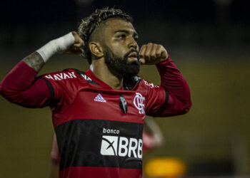 Flamengo não brilha, mas conta com golaço de Gabigol para vencer o Audax