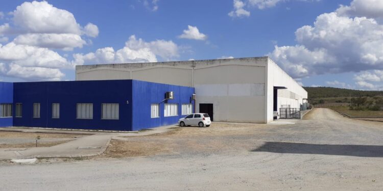 Indústria de Plásticos informa expansão com apoio do Governo no município de Simão Dias