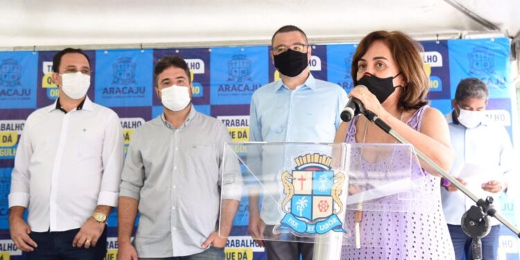 Eduardo Lima participa da solenidade de entrega das obras de reforma da Escola Municipal Ana Luiza Mesquita Rocha