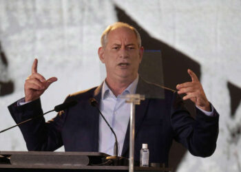 Ciro: ‘Derrotar Bolsonaro é urgente, mas mais grave é o que pretendemos colocar no lugar’