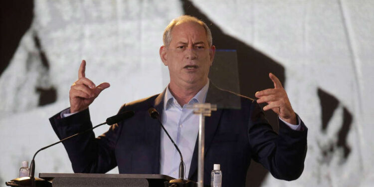 Ciro: ‘Derrotar Bolsonaro é urgente, mas mais grave é o que pretendemos colocar no lugar’