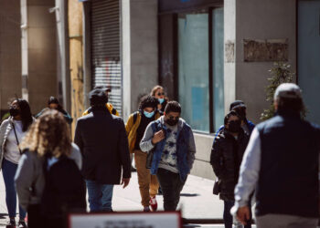 Especialista diz que é preciso se preparar agora para próxima variante
