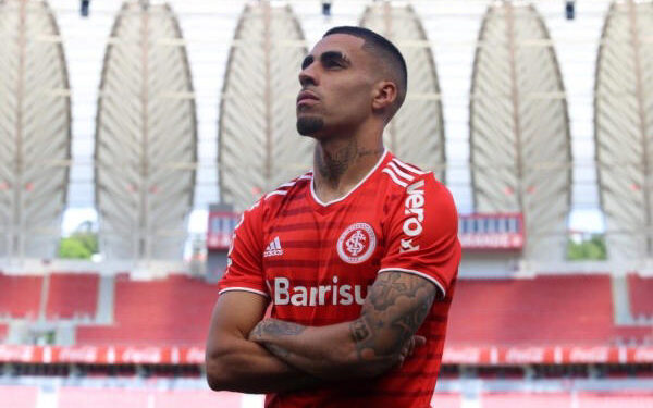 Gabriel chega ‘botando banca’ no Inter e fala sobre suas características: “A raça é uma marca minha”