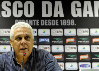 “Foi ruim para mim”, Roberto Dinamite revela experiência negativa e arrependimento no Vasco