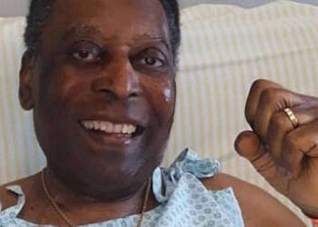 Pelé permanece hospitalizado por mais alguns dias por causa de infecção urinária