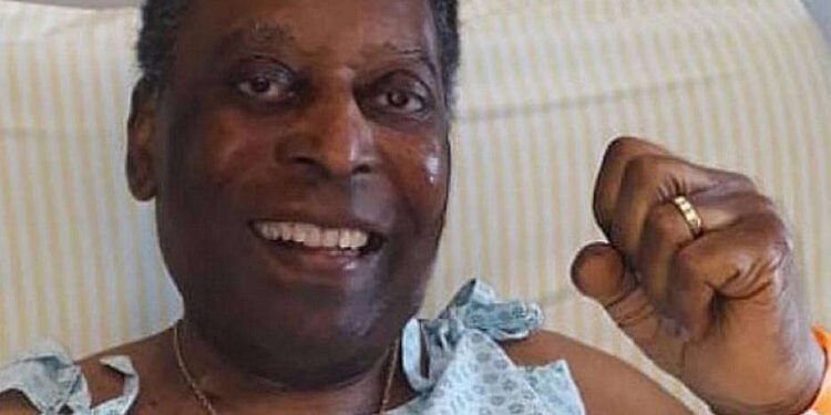 Pelé permanece hospitalizado por mais alguns dias por causa de infecção urinária