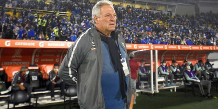 Abel diz que Fluminense ‘não vibrou’ e vê peso da altitude: ‘Não parecia que tínhamos um jogador a mais’