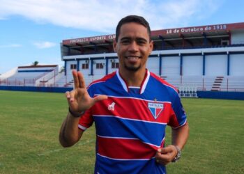 Fortaleza renova com lateral direito Yago Pikachu até o fim de 2023