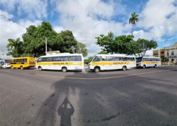Prefeitura de Estância adquire novos veículos escolares