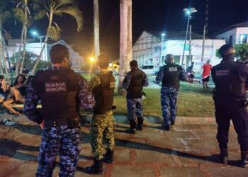 GM combate perturbação do sossego e realiza ação de revista pessoal em Estância