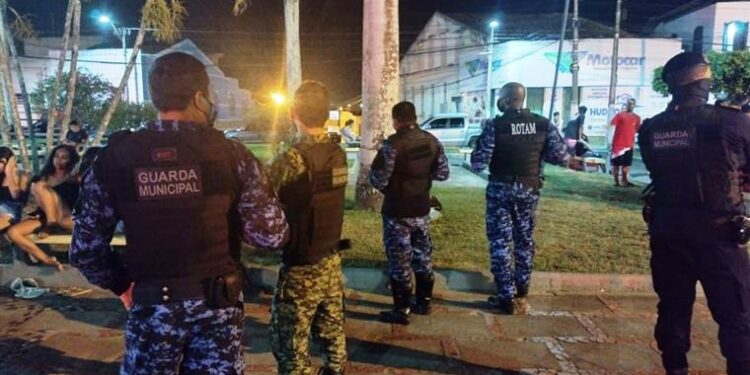 GM combate perturbação do sossego e realiza ação de revista pessoal em Estância